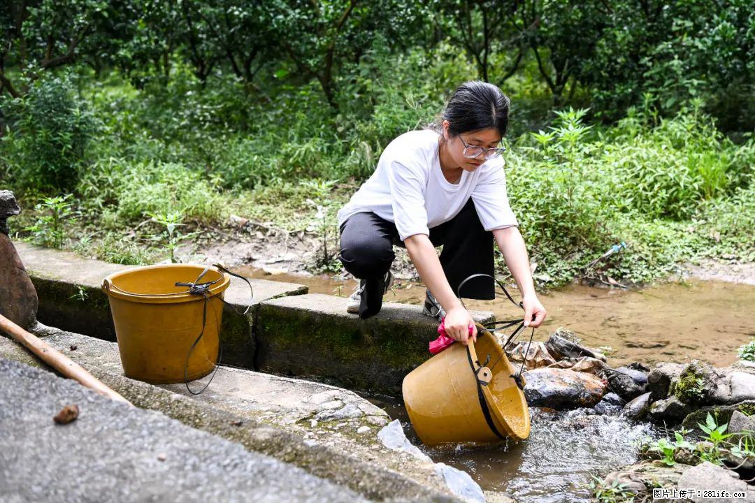 全网追的“扁担女孩”，找了一份暑假工，时薪12元 - 鞍山生活资讯 - 鞍山28生活网 as.28life.com